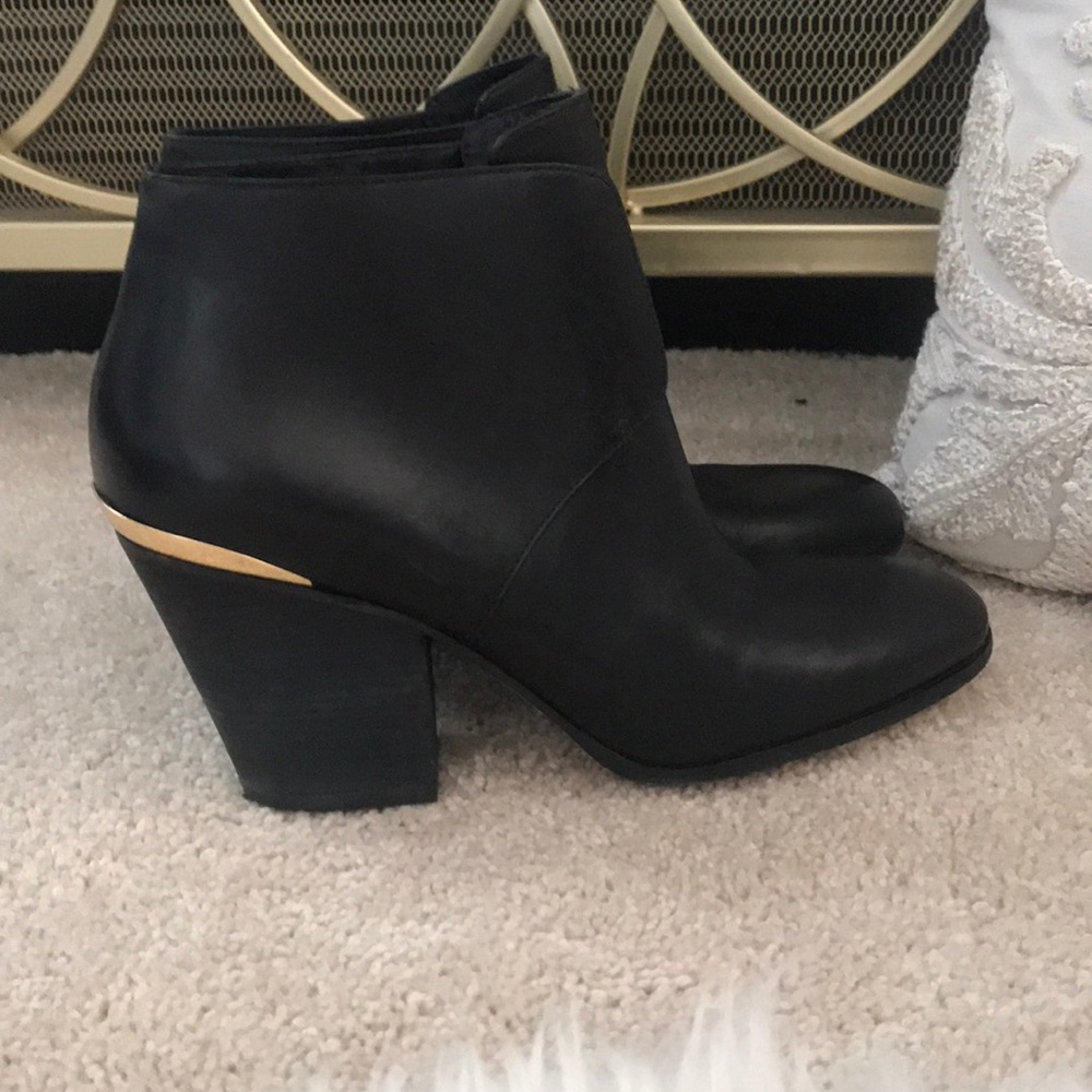 Gorgeous Cole Haan ankle Boots - Picture 3 of 7